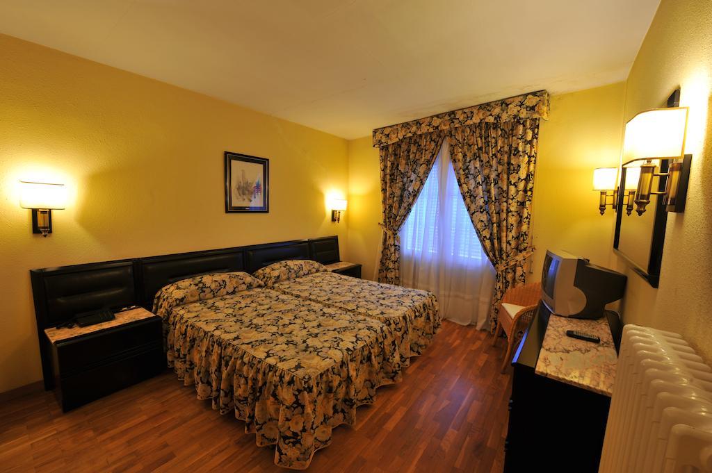Hotel Tall De Conill Capellades Δωμάτιο φωτογραφία