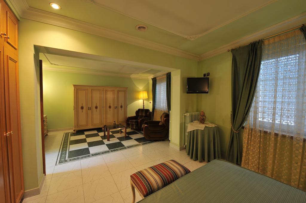 Hotel Tall De Conill Capellades Δωμάτιο φωτογραφία